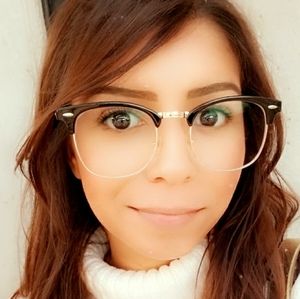 Meet your Posher, Kayla